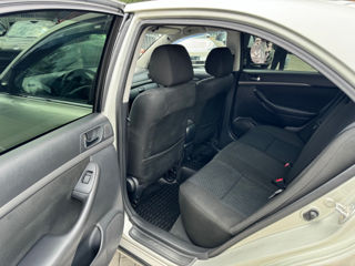 Toyota Avensis foto 17