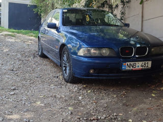 BMW 5 Series foto 2