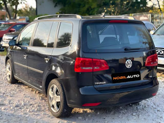 Volkswagen Touran foto 4