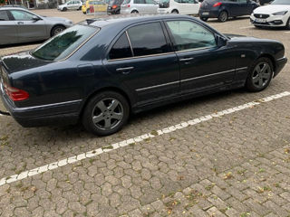 Mercedes E-Class foto 4