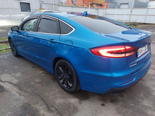 Ford Fusion foto 3