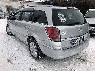 Opel Astra foto 2