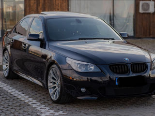 BMW 5 Series foto 1