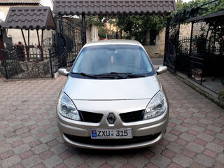 Renault Grand Scenic foto 1