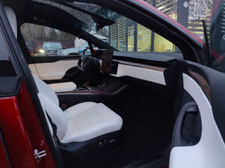 Tesla Model X foto 12