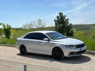 Volkswagen Jetta foto 2