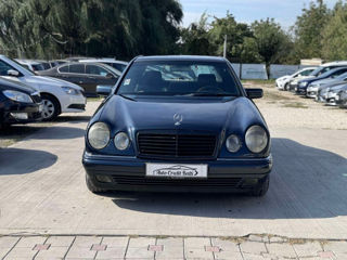 Mercedes E-Class foto 2