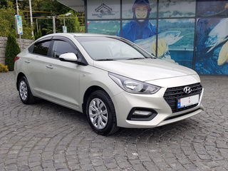 Hyundai Accent foto 1