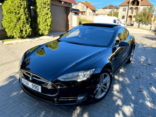 Tesla Model S foto 2