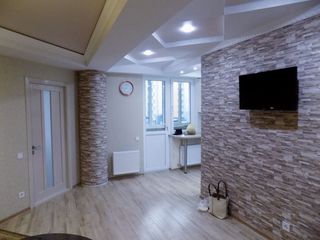 Apartament  exclusiv, Dormitor+Living, Buiucani, 280€!!! foto 2