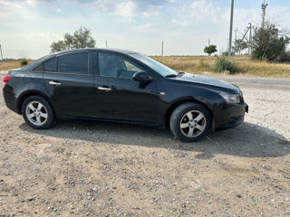Chevrolet Cruze фото 1