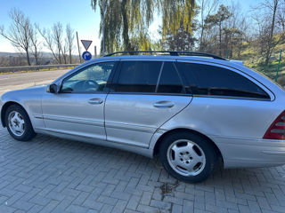 Mercedes C-Class foto 9