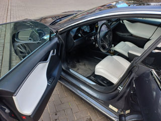 Tesla Model S foto 12