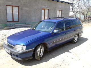 Opel Omega foto 1