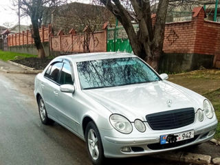 Mercedes E-Class foto 2