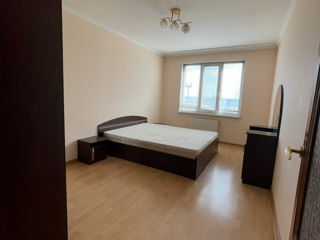 Apartament cu 2 camere, 70 m², Botanica, Chișinău foto 3