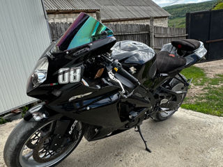 Suzuki GSX-R foto 1