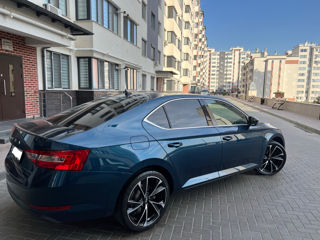 Skoda Superb foto 3