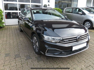 Volkswagen Passat foto 3