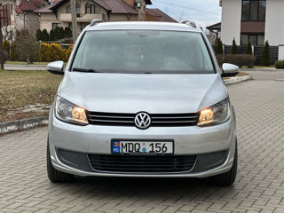 Volkswagen Touran foto 2