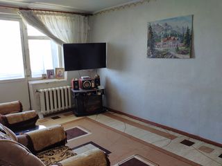 Продаётся 2-комнатная квартира по улице Дзержинского 70 foto 1