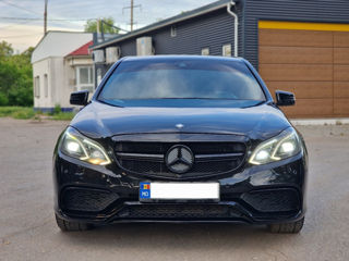 Mercedes E-Class foto 2