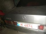 Mercedes 190 foto 3