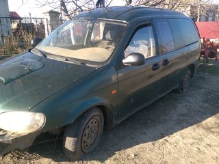 KIA Carnival foto 1