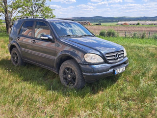 Mercedes M-Class foto 2