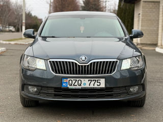 Skoda Superb foto 2