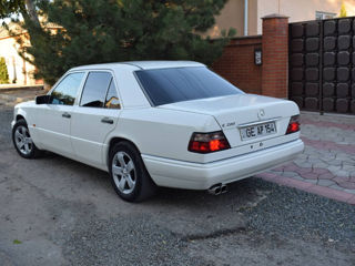 Mercedes Series (W124) foto 2