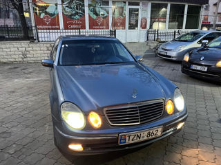 Mercedes E-Class foto 5