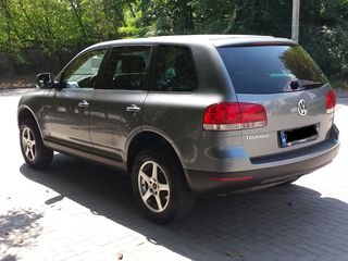 Volkswagen Touareg foto 1