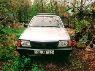 Opel Ascona foto 3