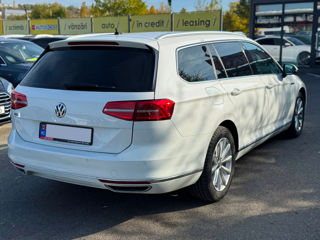 Volkswagen Passat foto 4