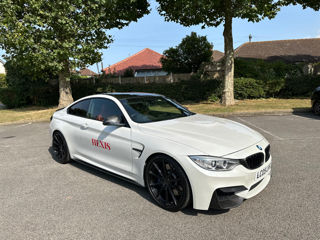 BMW M4 foto 2