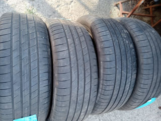 215 55 R17 Goodyear Efficient Grip Performance