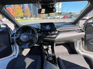 Toyota C-HR foto 9