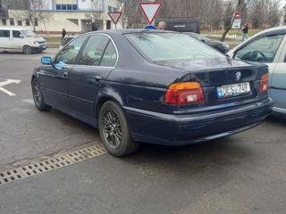 BMW 5 Series foto 4