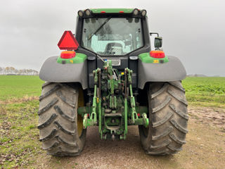 Tractor John Deere 6120M foto 4