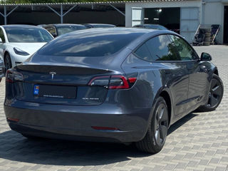 Tesla Model 3 foto 5