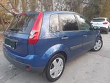 Ford Fiesta foto 5