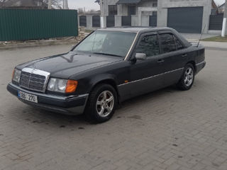 Mercedes Series (W124)