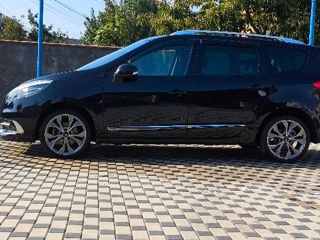 Renault Grand Scenic foto 2