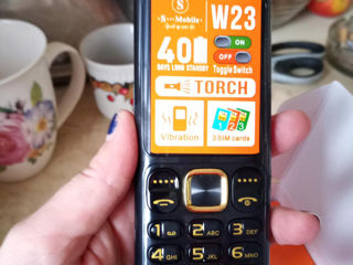 Телефон. Кнопочный с 3-SIM-картами-Heroes-новый. Аккумулятор 2500mA.