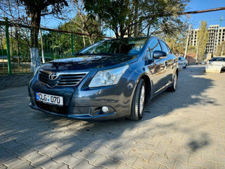 Toyota Avensis foto 2