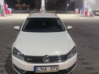 Volkswagen Passat foto 2