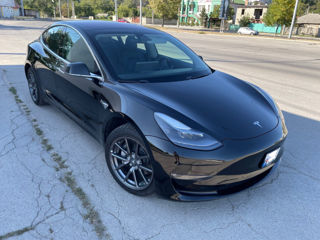 Tesla Model 3 foto 2