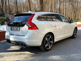 Volvo V60 foto 2