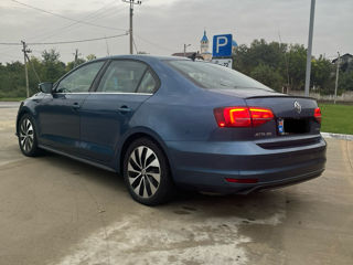 Volkswagen Jetta foto 5